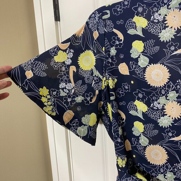 ModCloth Floral Blouse 1X Navy Button Front Tie Waist Boho Cottagecore Top - Picture 7 of 8